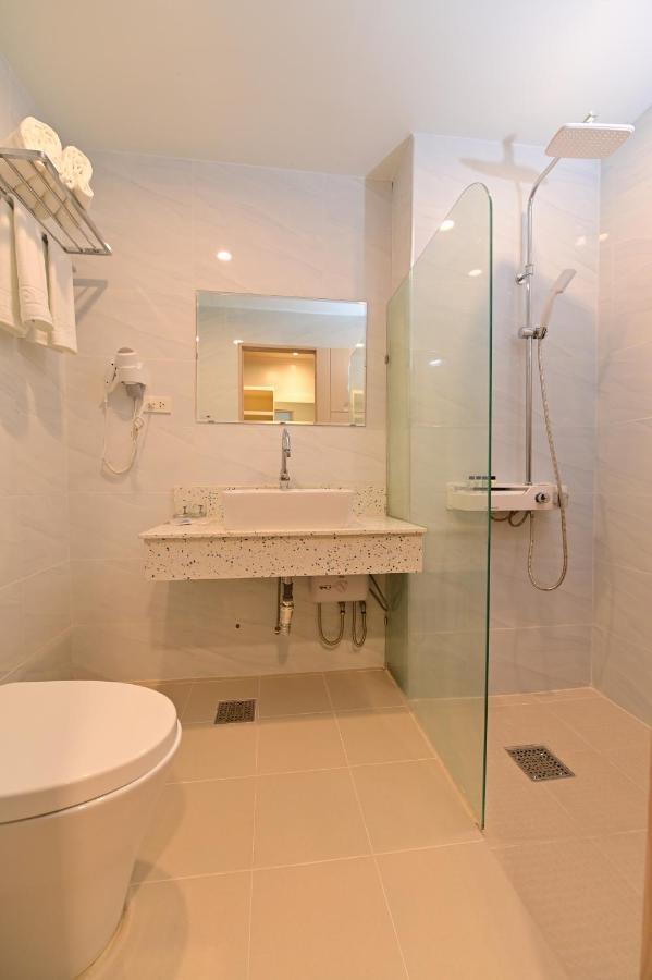 T Shine Resort And Spa Lapu-Lapu City Exterior photo
